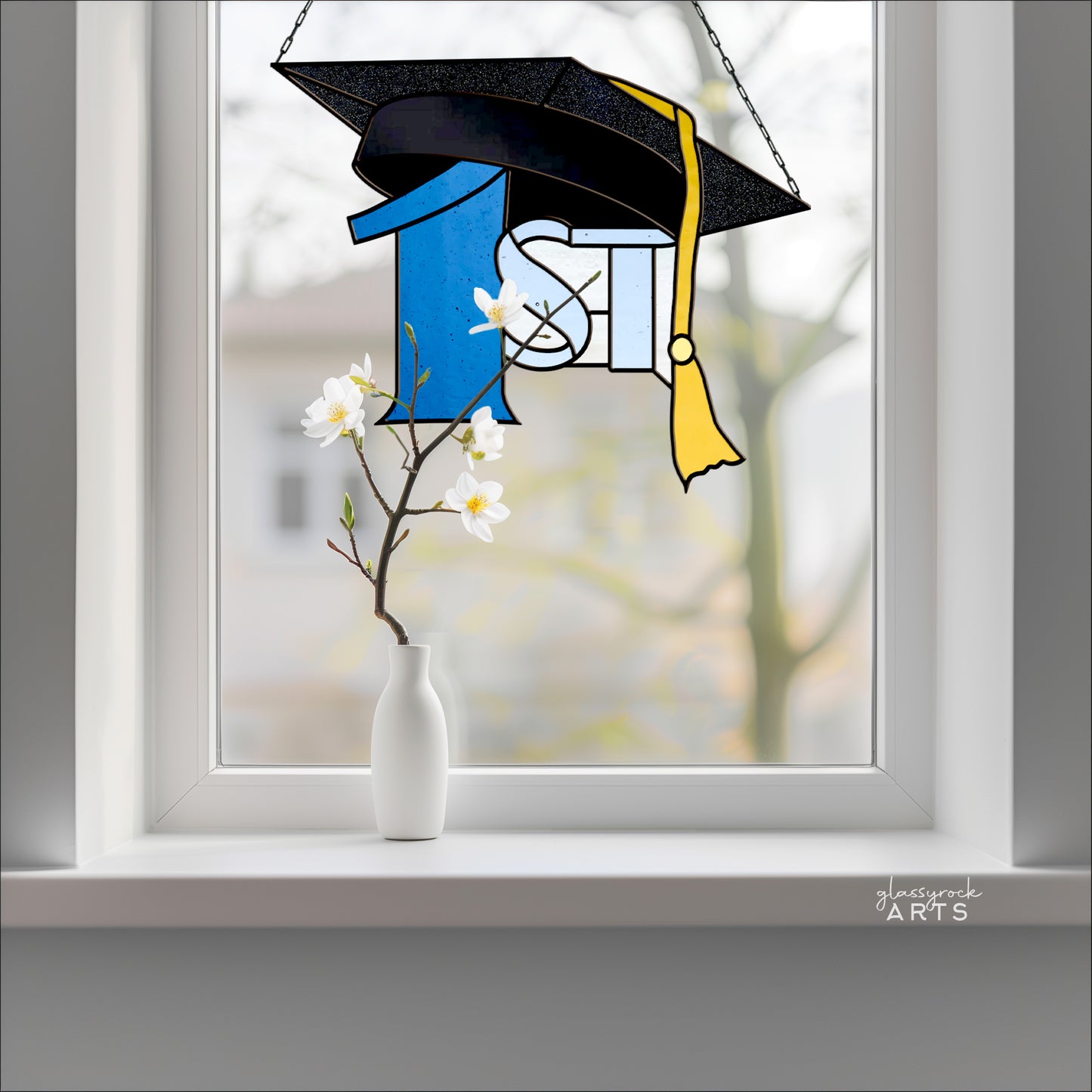 A picture of the 1st Graduate Cap Stained Glass Pattern from GlassyRock Arts.