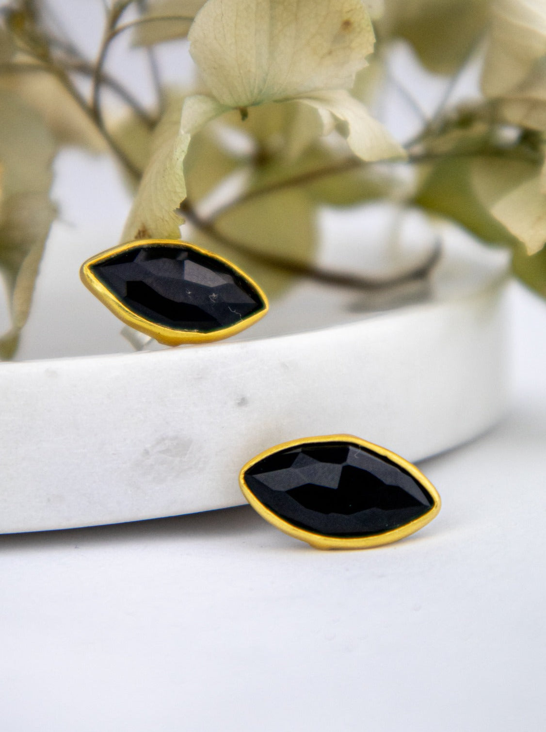 Mila Leaf Earrings - Gold - Earrings from Ash & Rose