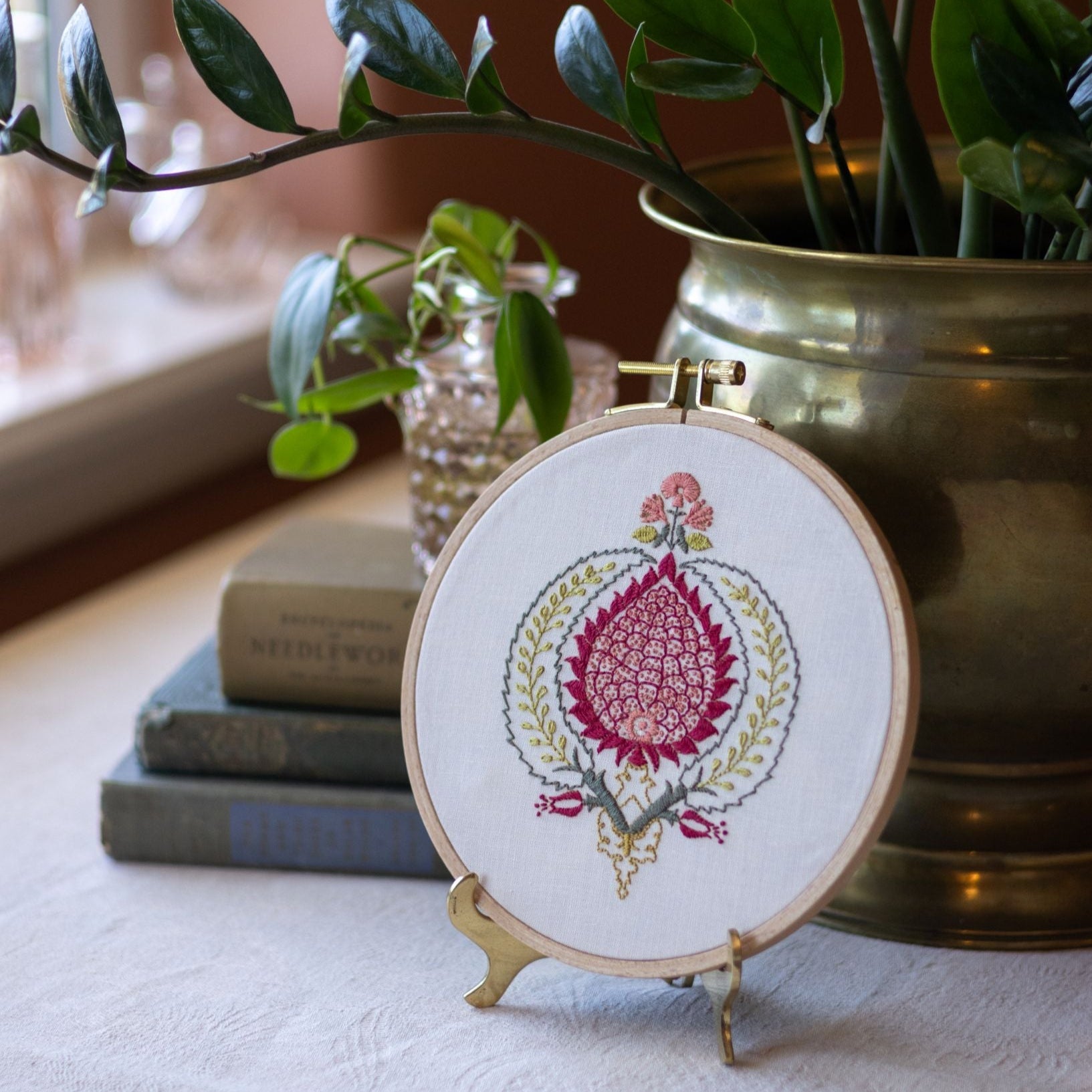Peloponnesian Pomegranate embroidery hoop kit - Kit from Avlea Folk Embroidery
