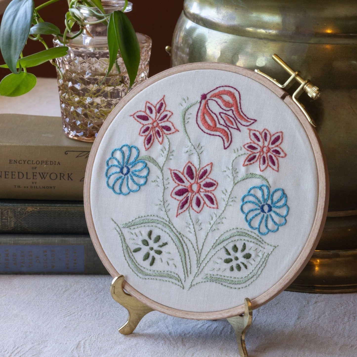 Pennsylvania Posy embroidery hoop kit - Kit from Avlea Folk Embroidery