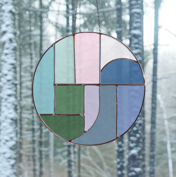 Round Abstract Wave Stained Glass Pattern