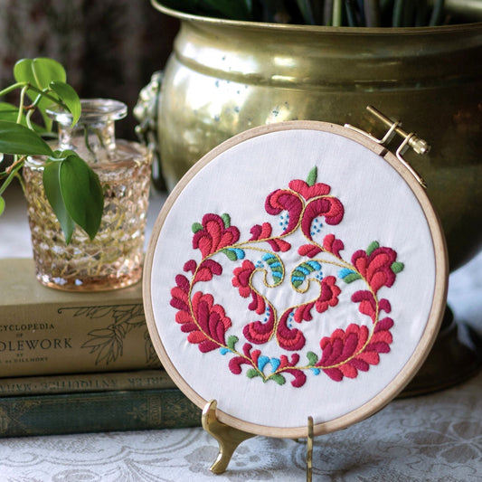 Trondheim Bloom embroidery hoop kit