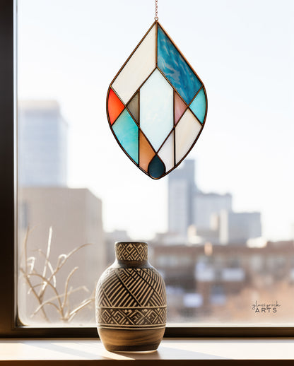 A picture of the Beginner Teardrop Stained Glass Pattern from GlassyRock Arts. 