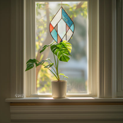 A picture of the Beginner Teardrop Stained Glass Pattern from GlassyRock Arts. 