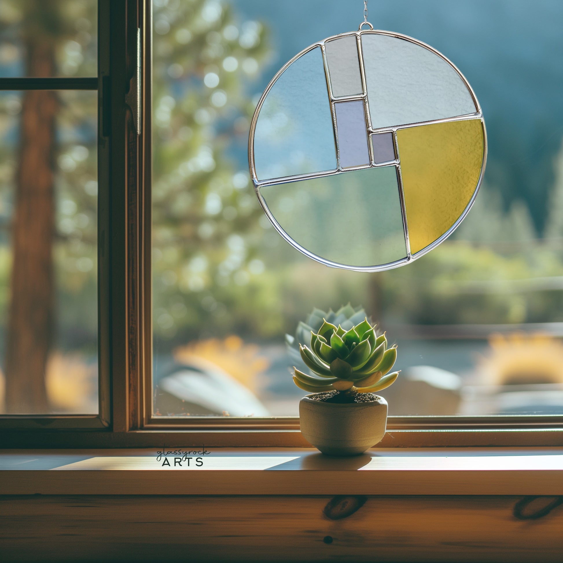 A picture of the Round Stained Glass Pattern for Beginners from GlassyRock Arts. 