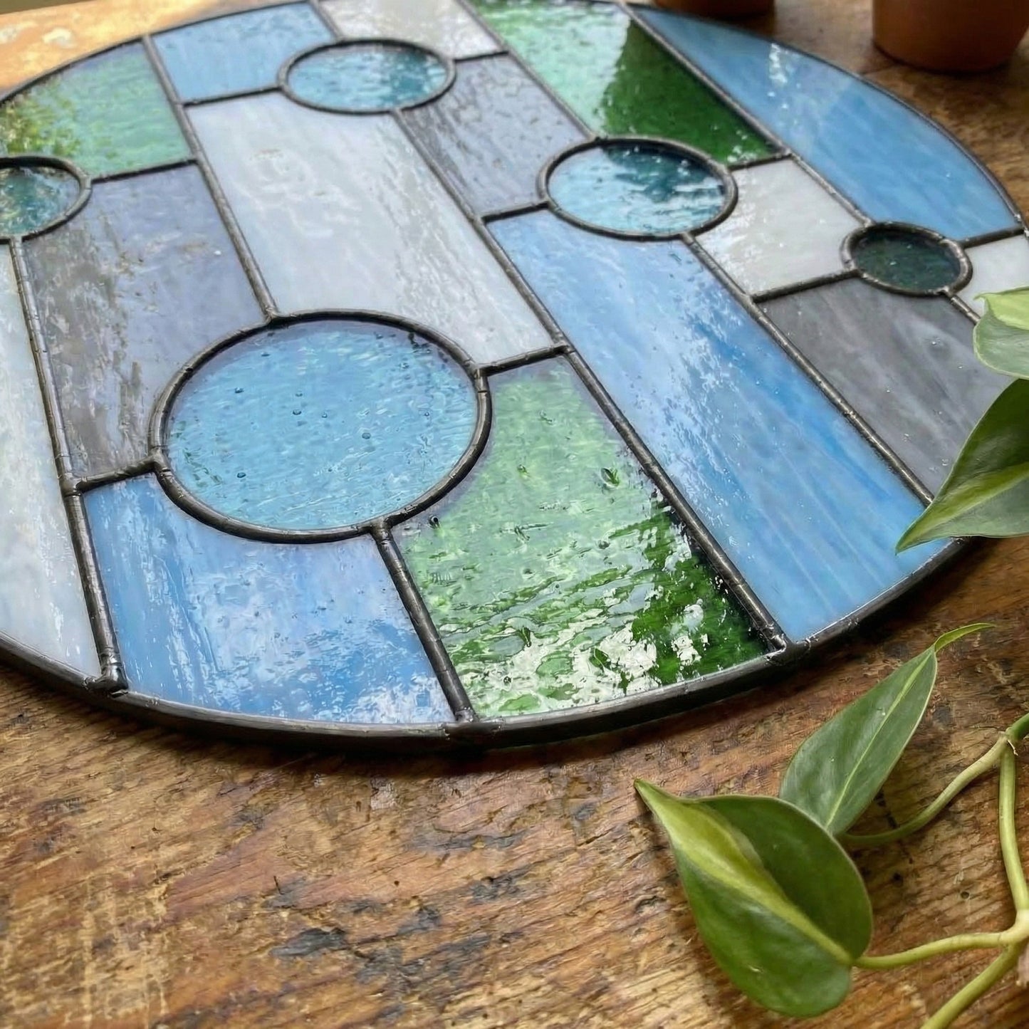 Round Geometric Minimalist Stained Glass Pattern