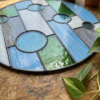 Round Geometric Minimalist Stained Glass Pattern