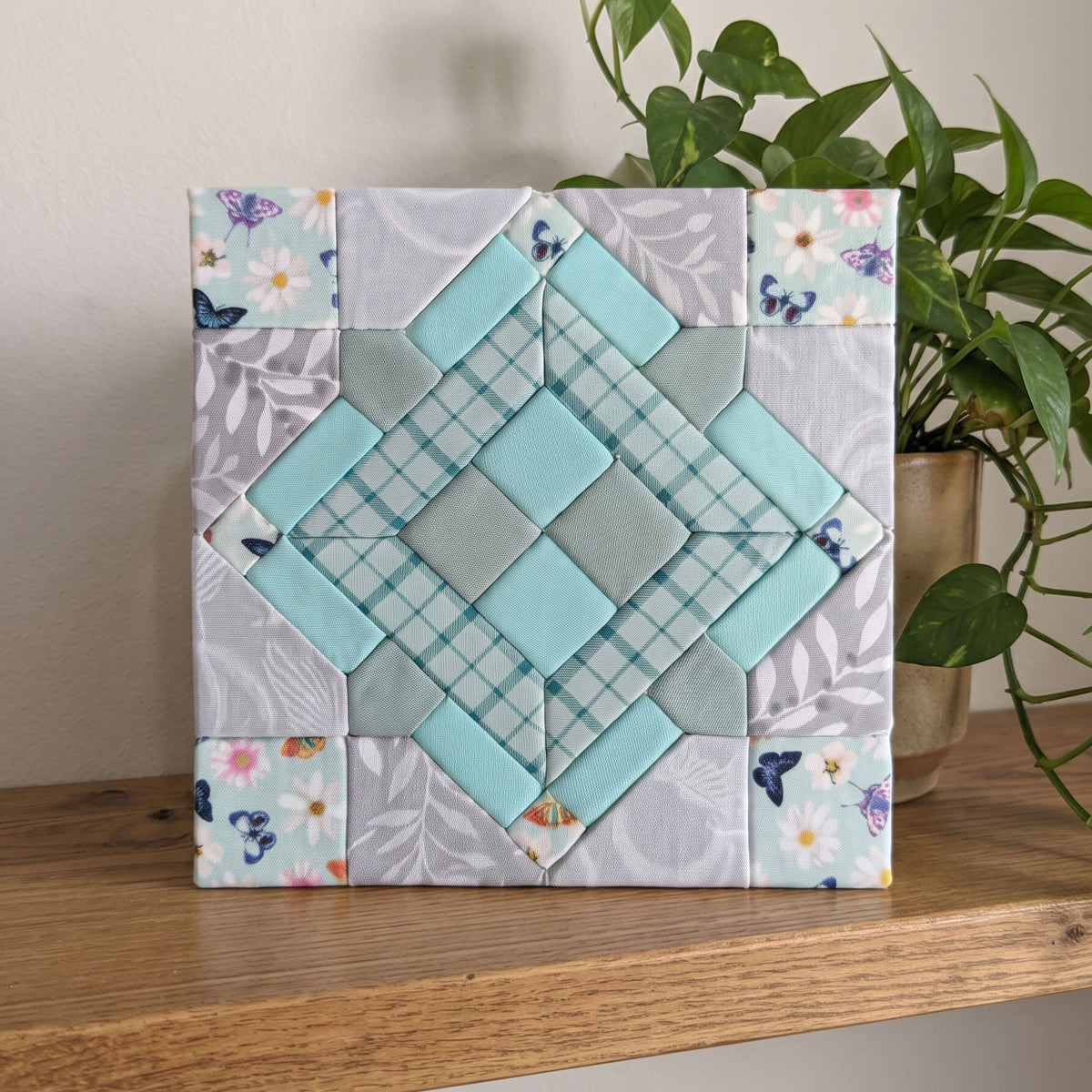 Geometric Diamond Quilt Square Kinusaiga Pattern