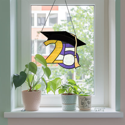 A picture of the 2025 Graduate Cap Stained Glass Pattern from GlassyRock Arts. 