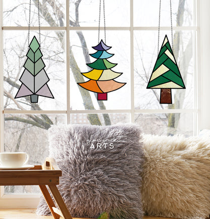 A picture of the Christmas Tree Stained Glass Pattern Pack from GlassyRock Arts. 