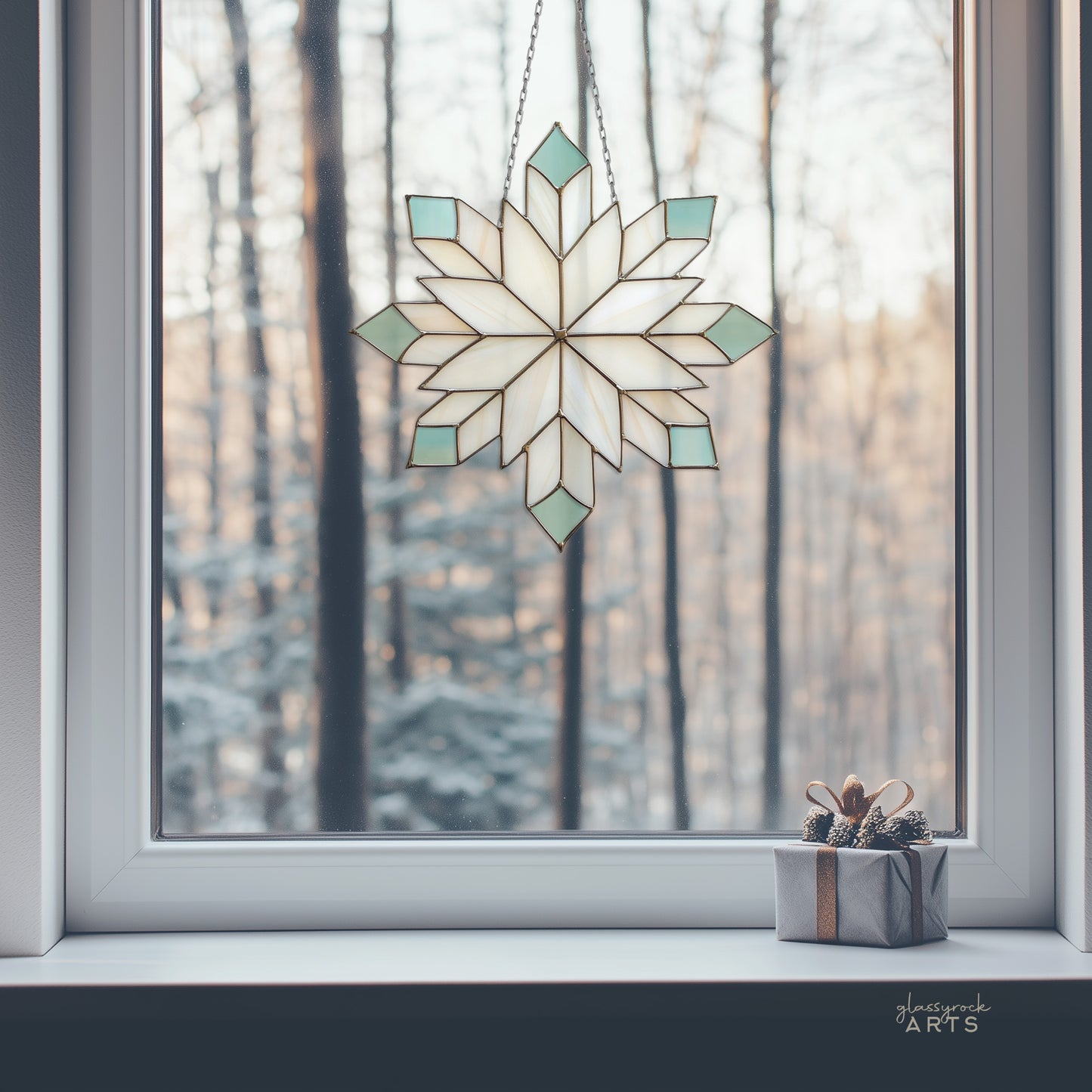 A picture of a geometric snowflake stained glass pattern from GlassyRock Arts.