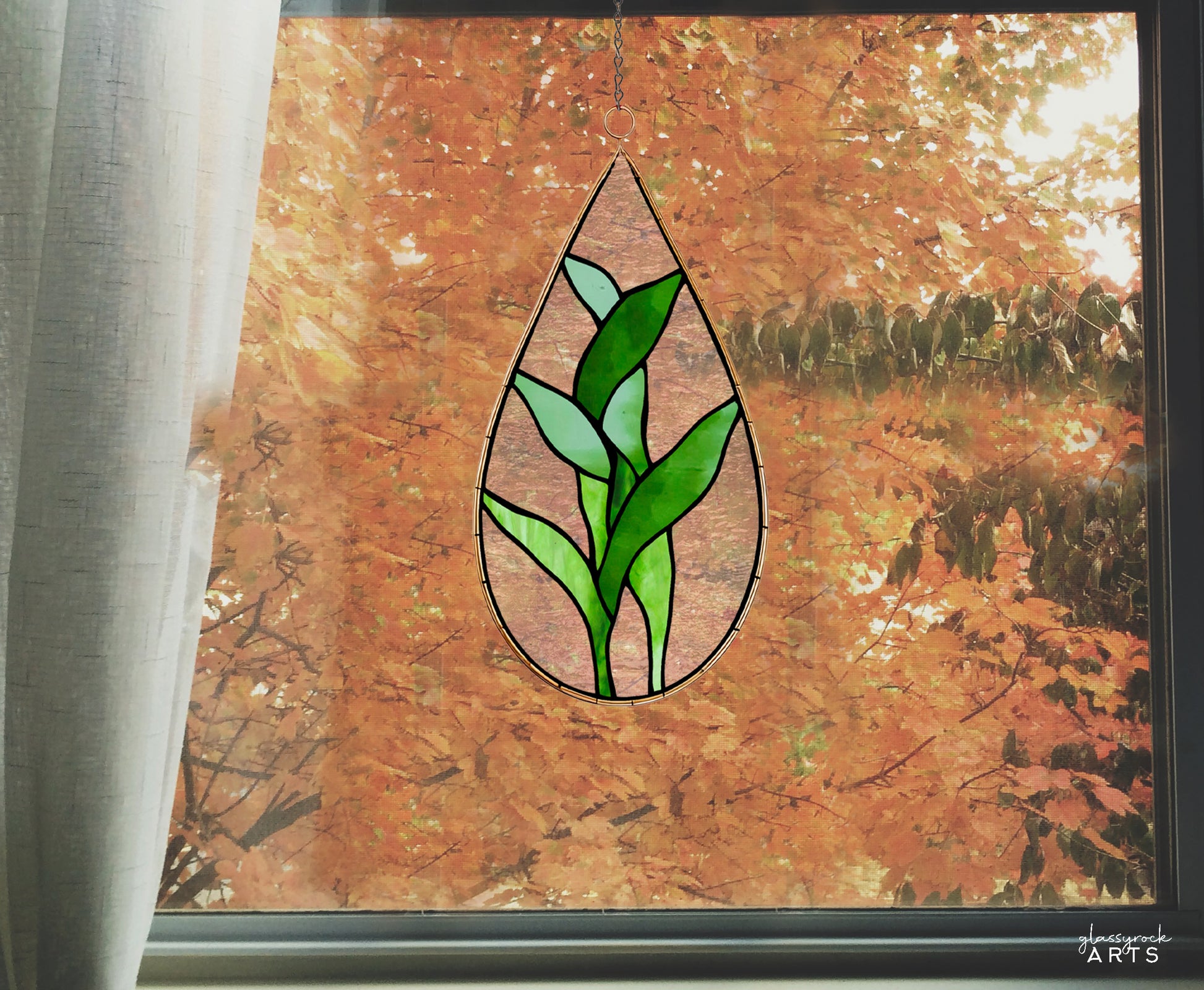 A picture of the Teardrop Bamboo Plant Stained Glass Leaves Pattern from GlassyRock Arts. 