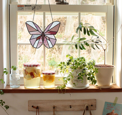 A picture of the Beginner Butterfly Stained Glass Pattern from GlassyRock Arts. 