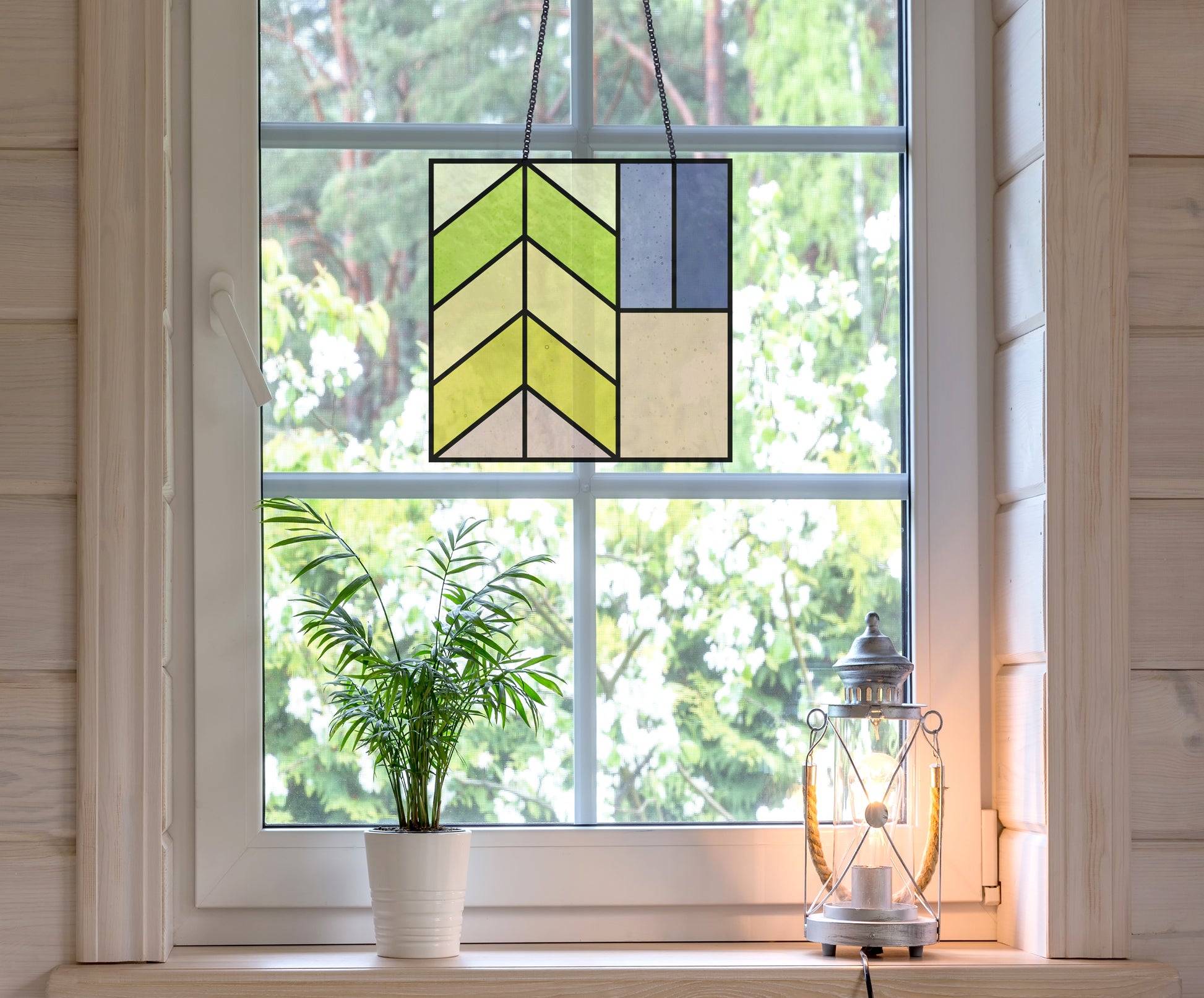 A picture of the Minimalist Geometric Square Beginner Stained Glass Pattern from GlassyRock Arts. 