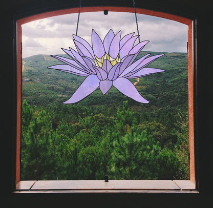 A picture of the Big Flora Giant Stained Glass Water Lily Pattern from GlassyRock Arts. 